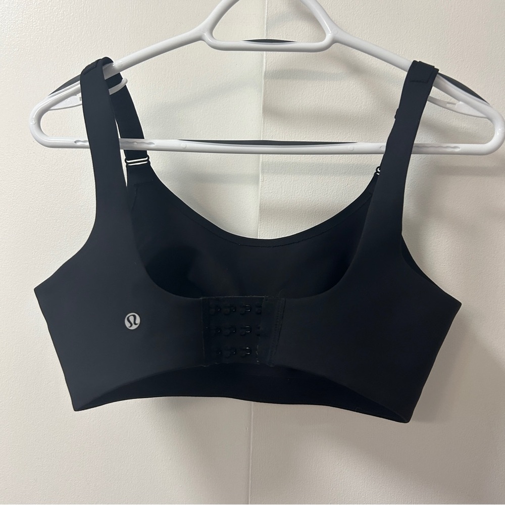 Lululemon Booby Bracer 34DD Max Support Sports Bra
